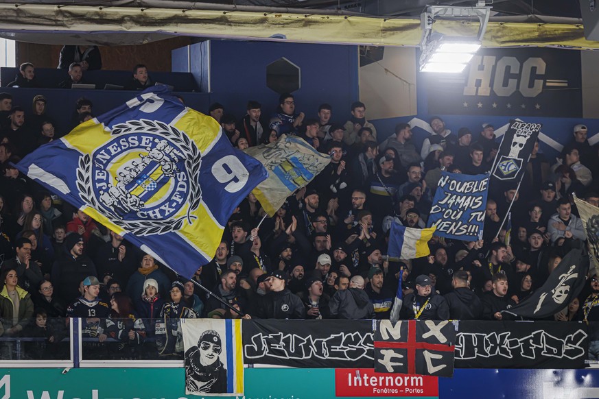 Les supporters du HCC lors de la finale de National Cup Men 2025/2026 de hockey sur glace entre le HC La Chaux-de-Fonds, HCC, et le HC Sierre, ce dimanche, 1 fevrier 2026 a la patinoire des Melezes a  ...