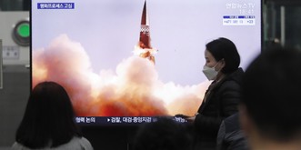 La Corée du Nord a lancé au moins un missile balistique