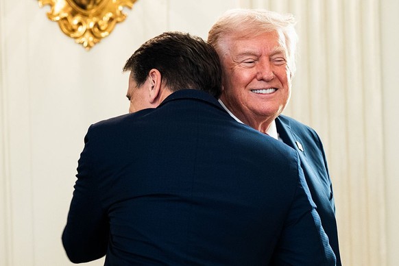 La proximité entre Donald Trump et Todd Blanche fait grincer des dents.