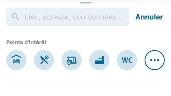 Activez le champ de recherche et les points d'intérêt s'affichent.