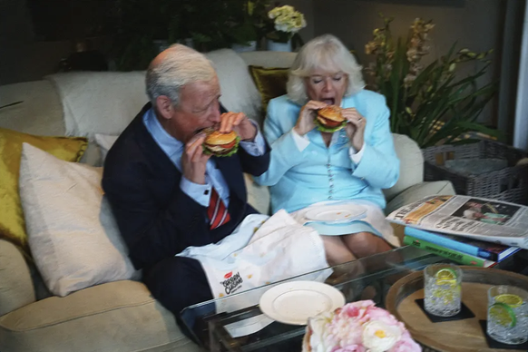 Pour la photographe, il n'est pas si compliqué d'imaginer Charles en train de manger un steak sans viande, compte tenu de sa conscience environnementale aiguë.