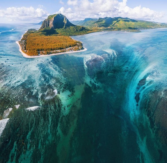 Underwater waterfall, Mauritius