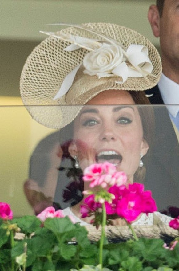 ASCOT, UNITED KINGDOM - JUNE 23: (EMBARGOED FOR PUBLICATION IN UK NEWSPAPERS UNTIL 24 HOURS AFTER CREATE DATE AND TIME) Catherine, Princess of Wales watches &#039;The Sandringham Stakes&#039;, in whic ...