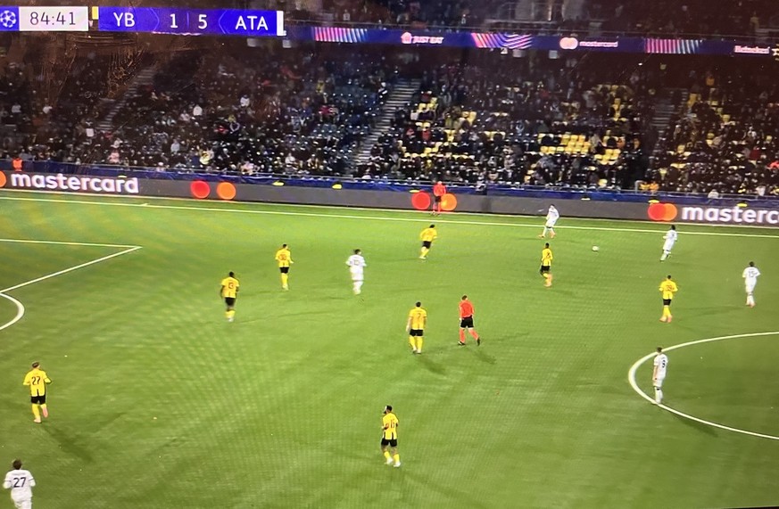 Le Wankdorf très dégarni en fin de match, ici à la 85e minute.