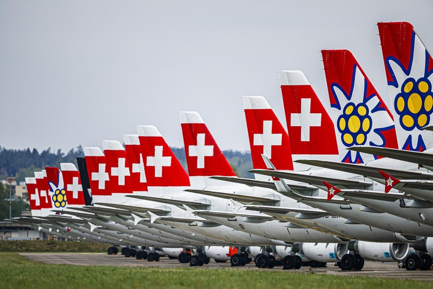 coVIDE Photo Set - Grounded &quot;Swiss&quot; and &quot;Edelweiss&quot; airline airplane are pictured at the military airfield of Duebendorf, Switzerland, Tuesday, April 21, 2020. (KEYSTONE/Valentin F ...