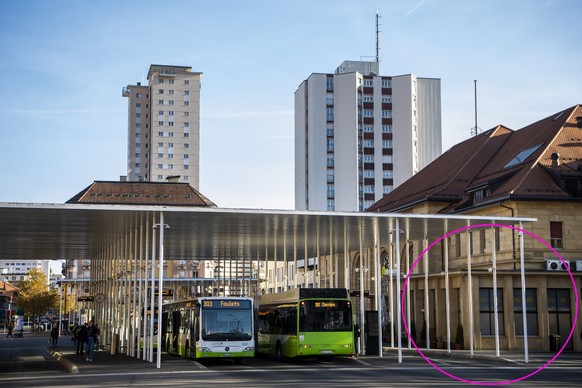 Un homme armé d’un couteau a menacé des employés du McDonald’s de la gare de La Chaux-de-Fonds, avant d’être maîtrisé puis arrêté par la police.