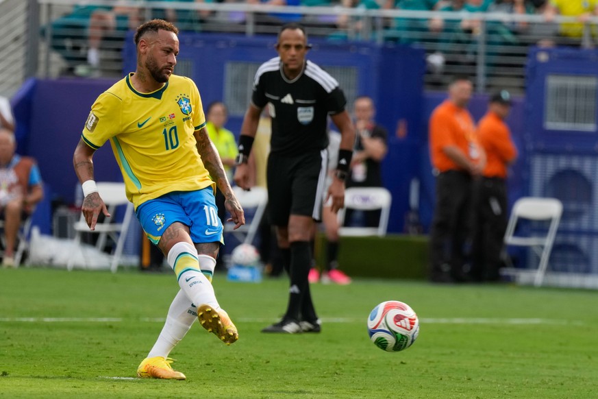 Brazil's Neymar (10) scores a goal from a penalty kick during the World Cup round of 16 soccer match between Brazil and Norway in East Rutherford, N.J., near New York, Sunday, July 5, 2026. (AP P ...
