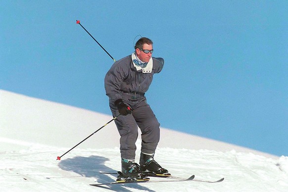 KLOSTERS, SWITZERLAND - JANUARY 5: Charles, Prince of Wales, on a Skiing holiday on January 5, 1999 in Klosters, Switzerland. (Photo by Julian Parker/UK Press via Getty Images)