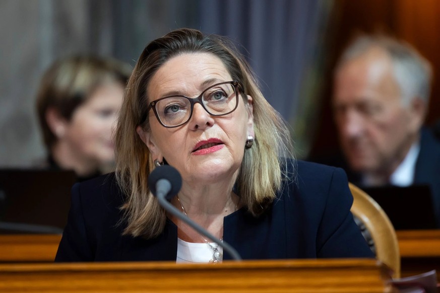 Heidi Z'graggen, du centre (UR), a également dit oui à l'initiative de l'UDC.