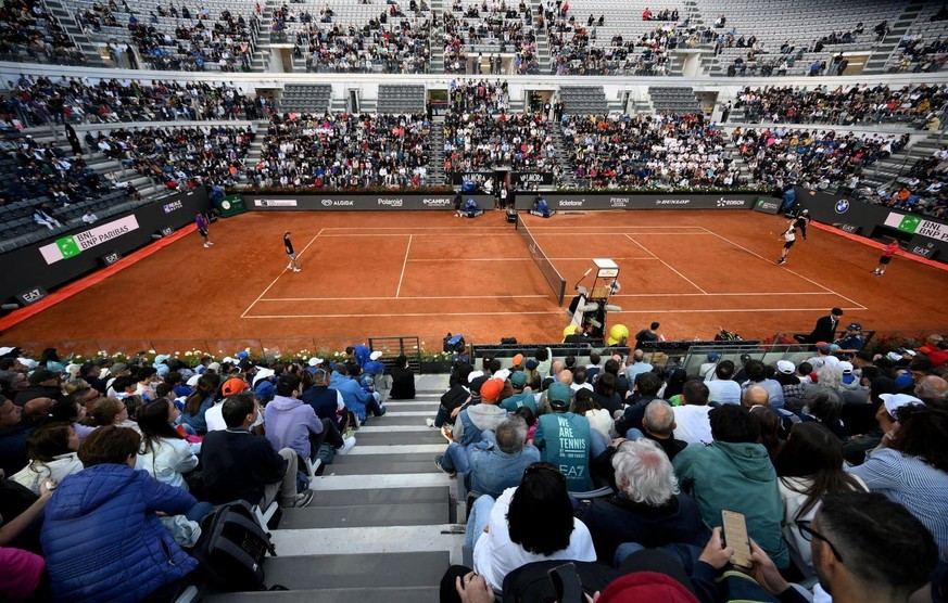 Des gradins bien remplis lors de l'entraînement de Sinner à Rome.