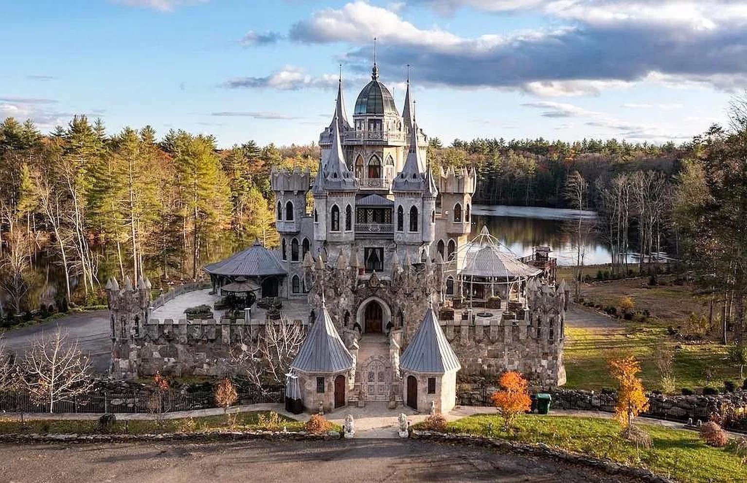 Crazy Castle für 60 millionen in Connecticut USA https://www.zillow.com/homedetails/450-Brickyard-Rd-Woodstock-CT-06281/58124274_zpid/?