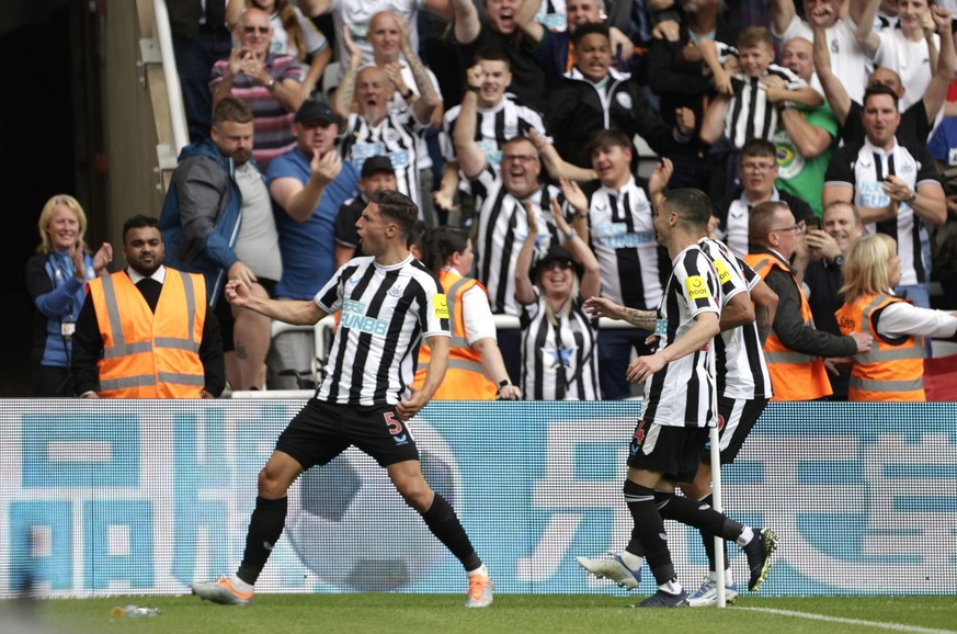 Fabian Schär a inscrit un superbe but samedi lors de la victoire de Newcastle face à Nottingham Forest (2-0) en Premier League.