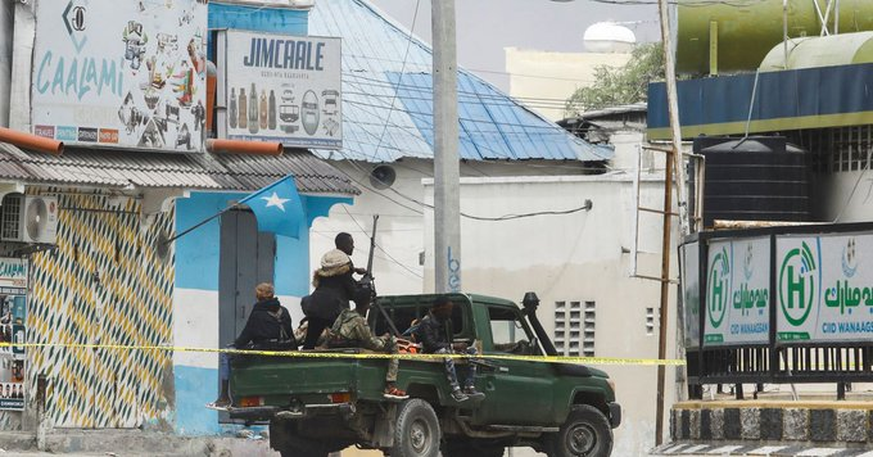 Il s'agit de la plus importante attaque à Mogadiscio depuis l'élection du nouveau président somalien, Hassan Sheikh Mohamud, en mai.