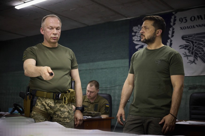 Oleksandre Syrsky (à gauche), ici en compagnie de Volodymyr Zelensky.
