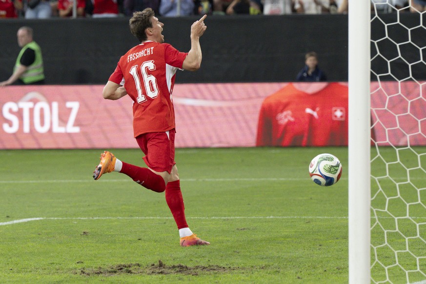 Switzerland's Christian Fassnacht celebrates his scores to 4-1 against Jordan's Ibrahim Sabra during the friendly soccer match between Switzerland and Jordanien, at the kybunpark, in St. Gal ...