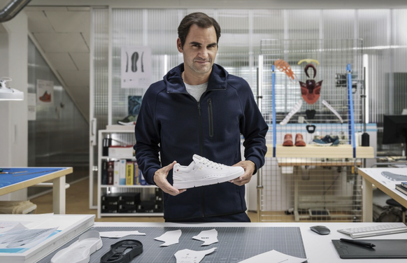 Federer avec la chaussure qui porte son nom: «The Roger».