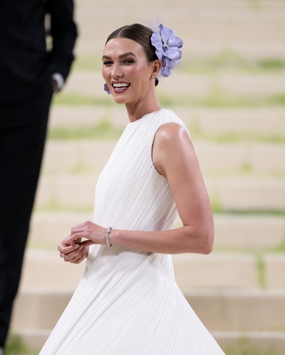 NEW YORK, NEW YORK - MAY 04: Karlie Kloss attends The 2026 Met Gala Celebrating "Costume Art" at Metropolitan Museum of Art on May 04, 2026 in New York City. (Photo by Gilbert Carrasquillo/G ...