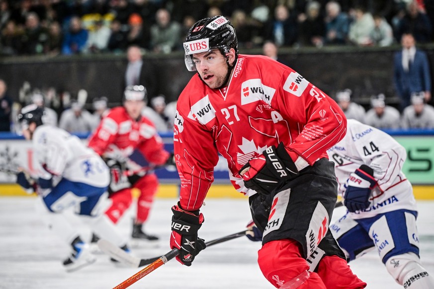 Team Canada's Derek Grant during the game between Team Canada and US Collegiate Selects, at the 97th Spengler Cup ice hockey tournament in Davos, Switzerland, on Friday, December 26, 2026. (KEYST ...