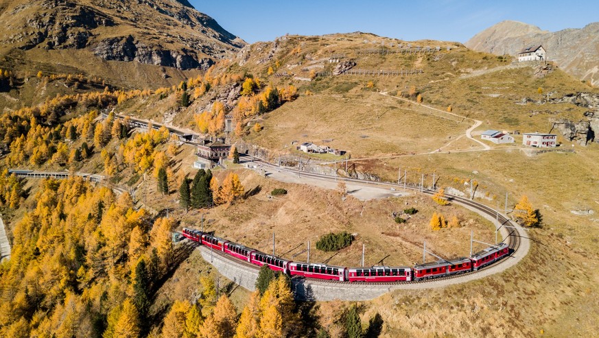 Im Panoramawagen über den Berninapass