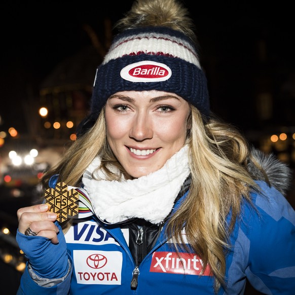 Mikaela Shiffrin of the United States, gold medal, poses after the medals ceremony of the women Super-G race at the 2019 FIS Alpine Skiing World Championships in Are, Sweden Tuesday, February 5, 2019. ...