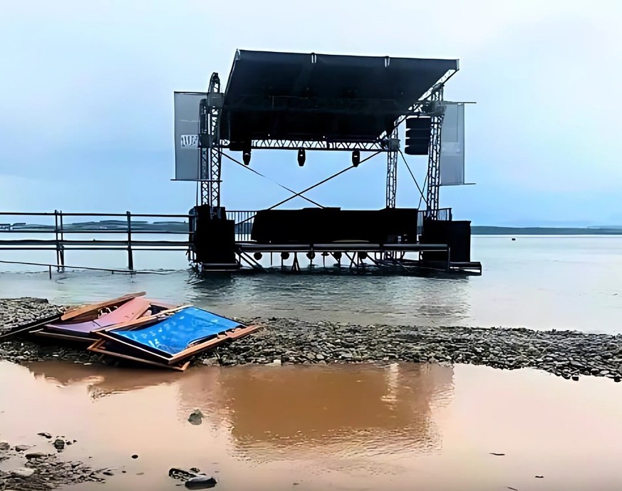 Le site de Festi&#039;neuch, qui a dû être évacué dimanche pour la première fois en 24 éditions en raison d&#039;un violent orage, ne va pas rouvrir. Les organisateurs ont informé sur Facebook que le  ...