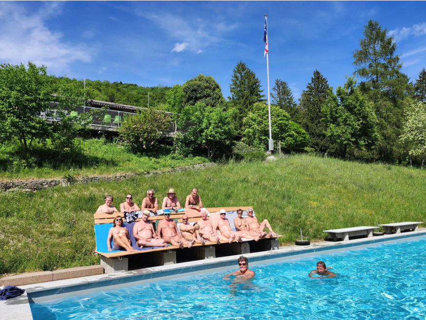 Le camping naturiste de Chläb possède sa petite communauté de fidèles.