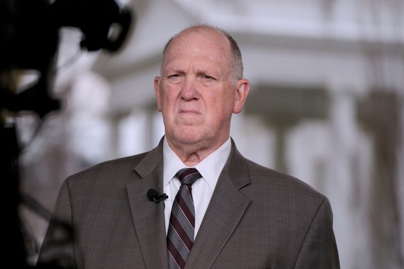 White House border czar Tom Homan listens to reporters during an interview, Wednesday, Jan. 14, 2026, in Washington. (AP Photo/Alex Brandon)
Homan