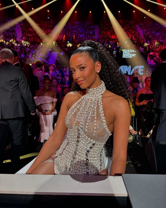 Flora Coquerel, Miss France 2014 faisait partie du jury de Miss France 2025.