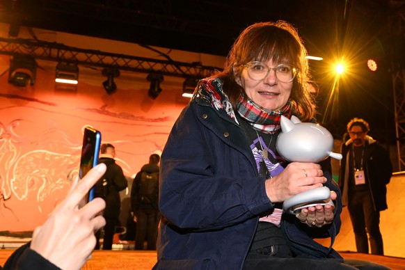 epa11862328 The French illustrator and comic book author Anouk Ricard receives the grand prize of the Angouleme 2025 international comics festival during the 52nd Angouleme International Comics Festiv ...