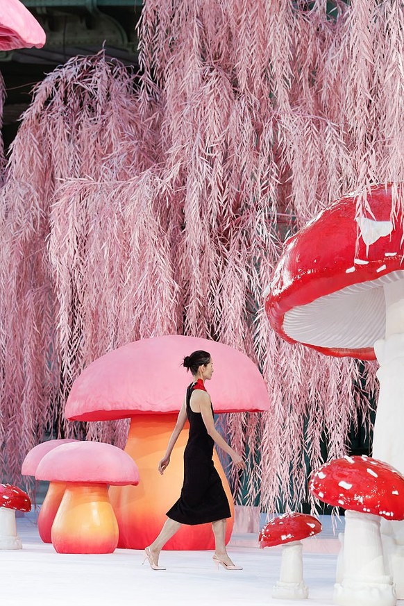 PARIS, FRANCE - JANUARY 27: (EDITORIAL USE ONLY - For Non-Editorial use please seek approval from Fashion House) Models walk the runway during the Chanel Haute Couture Week Spring/Summer 2026 show as  ...