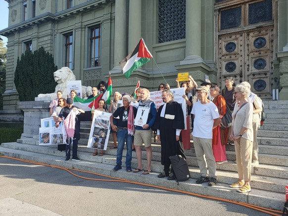 Les soutiens de Samuel Crettenand au tribunal de Lausanne.