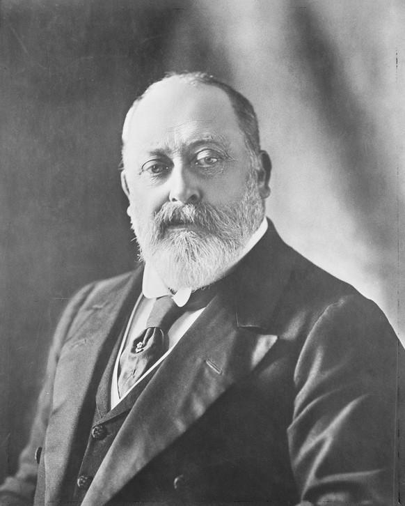 Le roi Édouard VII était un admirateur de César Ritz.
https://www.rct.uk/collection/search#/66/collection/2107359/portrait-photograph-of-king-edward-vii-1841-1910-c-1908