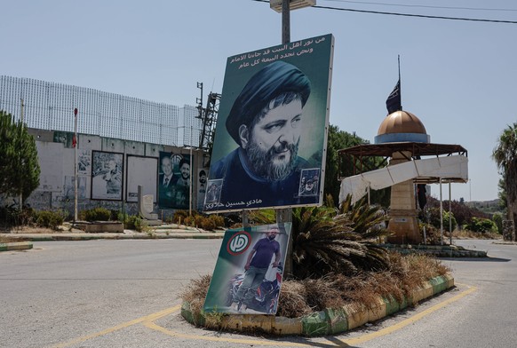 Un portrait Moussa Sadr à Kfar Kila, au Liban.