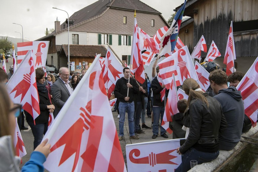 Deceptions des militants pro-jurassiens apres l&#039;annonce des resultats, ce dimanche 17 septembre 2017 a Belprahon. Le 17 septembre, les citoyens de Belprahon doivent choisir entre le maintien dans ...