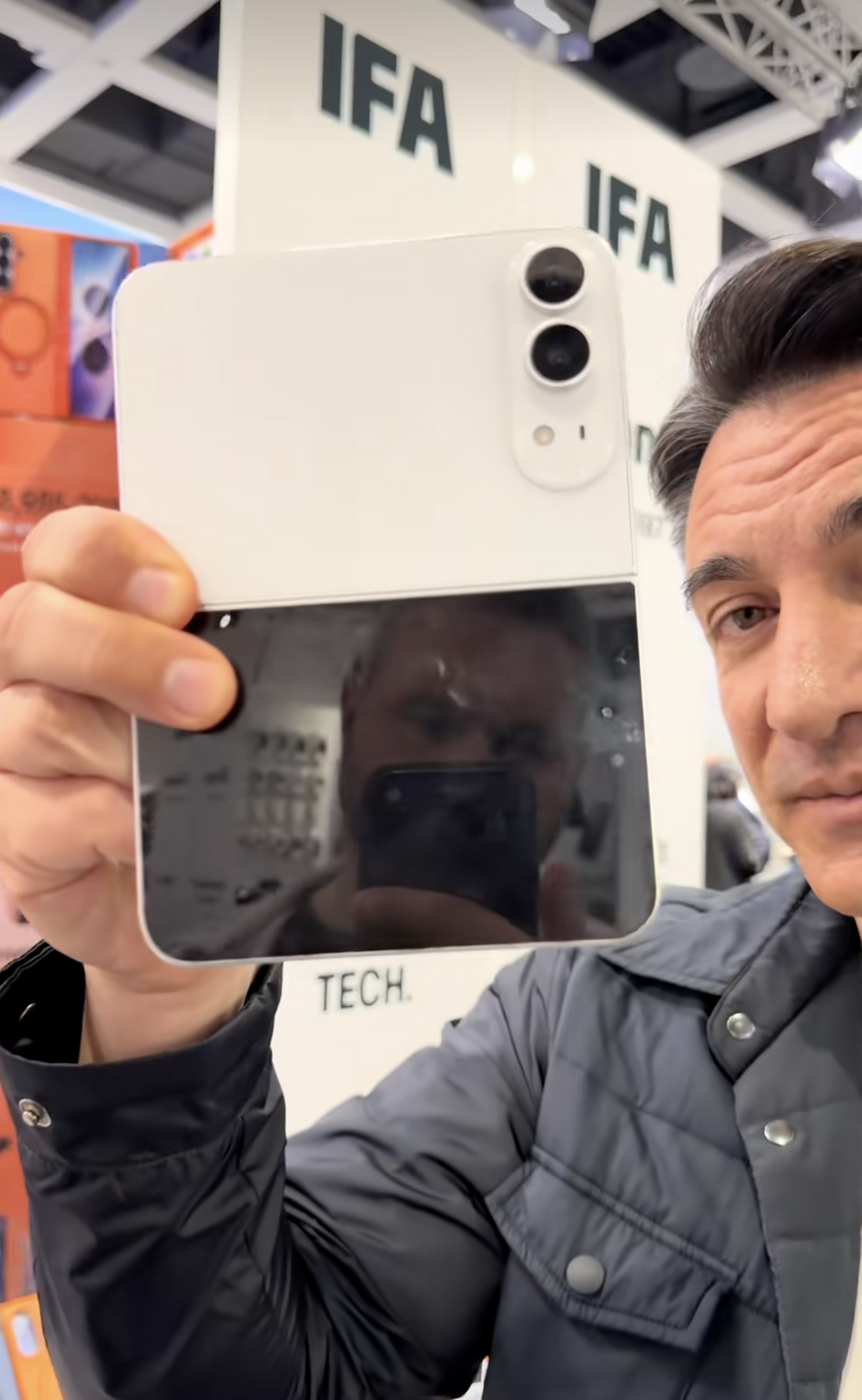 Un prototype de l'iPhone ultra.