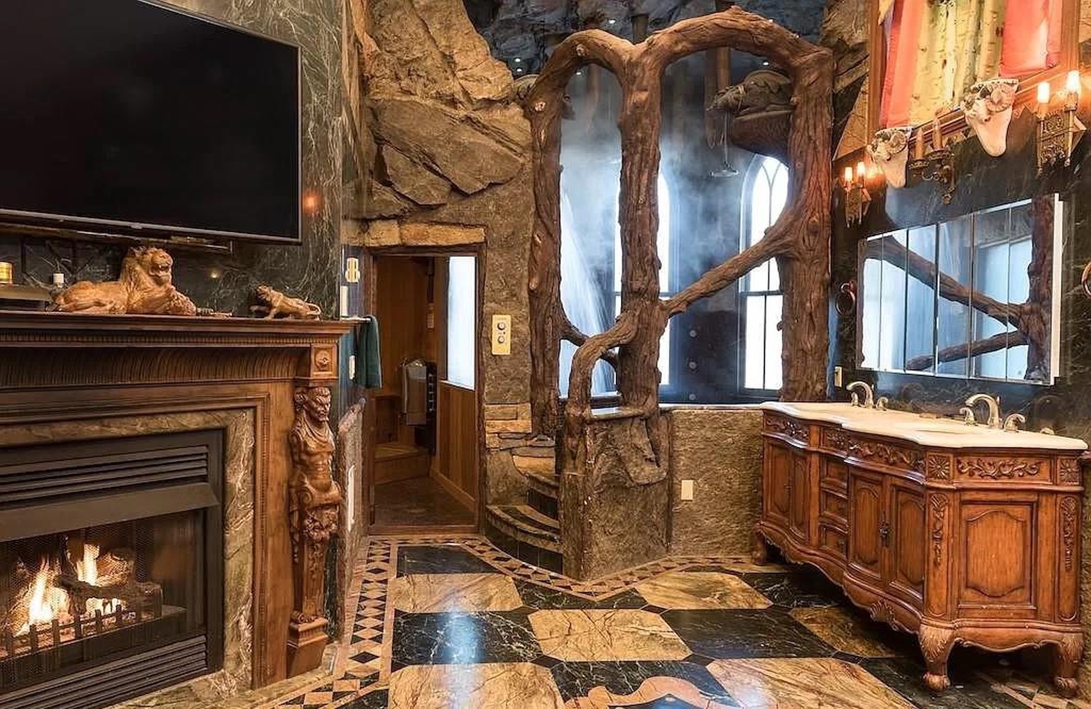 crazy castle in connecticut für 60 millionen zu verkaufen https://www.zillow.com/homedetails/450-Brickyard-Rd-Woodstock-CT-06281/58124274_zpid/?