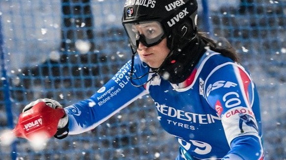 epa11724132 Caitlin Mcfarlane of France in action during the first round of the Women?s Slalom race at the FIS Ski World Cup in Levi, Finland, 16 November 2024 EPA/Kimmo Brandt