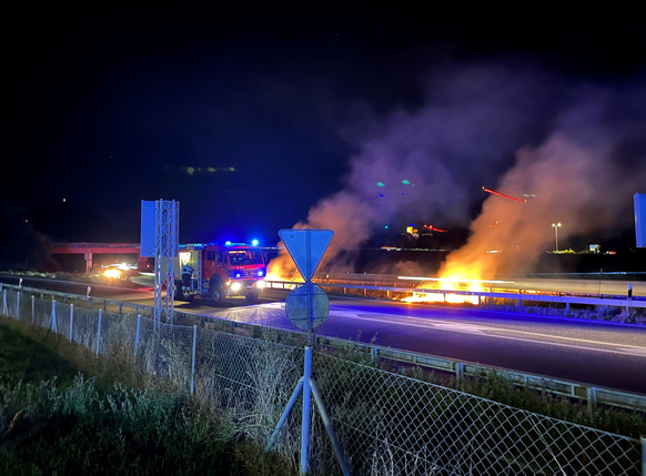 Alarmés, les pompiers du Centre de Secours et d’Incendie (CSI) de Sion ont rapidement maîtrisé les sinistres.