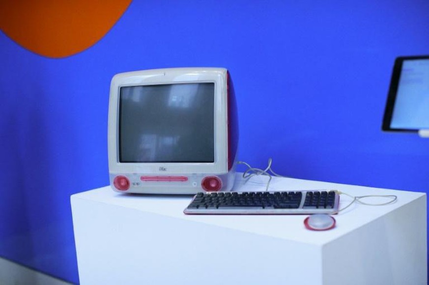 L'ordinateur de Jimmy Wales est un iMAC couleur fraise