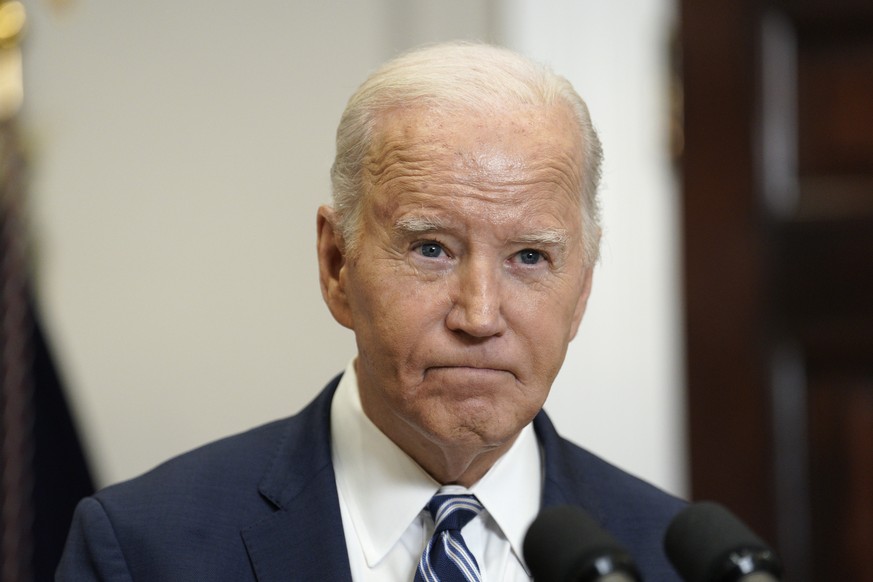 epa11158972 US President Joe Biden delivers remarks on the reported death of Aleksei Navalny in the Roosevelt Room at the White House in Washington, DC, USA, 16 February 2024. US President Biden said  ...