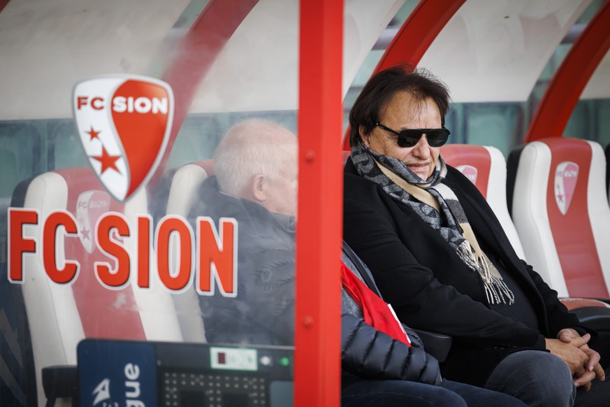 Le president du FC Sion Christian Constantin attend le debut de la rencontre du championnat de football de Super League entre le FC Sion et le FC Zurich le dimanche 30 octobre 2022 au stade de Tourbil ...