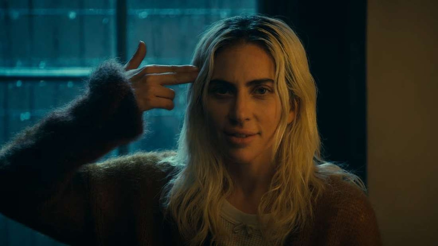 Harleen Quinzel (Lady Gaga) est une patiente qui va transformer sa rencontre avec le Joker en obsession.