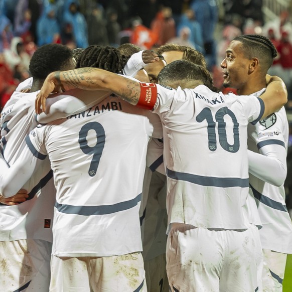 La joie des joueurs suisses, qui ont composté leur billet pour le Mondial 2026 mardi à Pristina