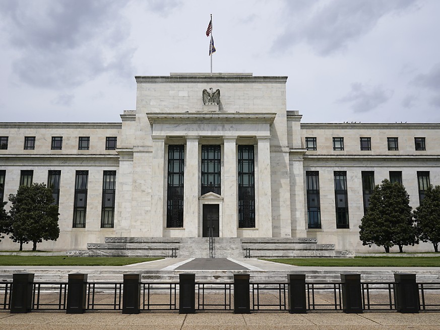 La Fed se dit attentive aux risques pesant sur l&#039;emploi et l&#039;inflation.
