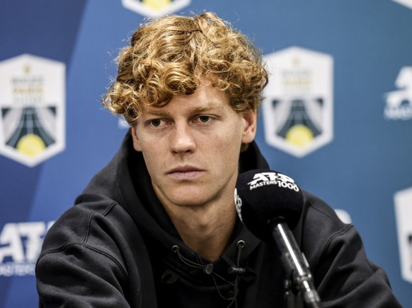 Jannik Sinner face à la presse à Paris