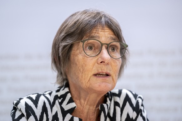 Martina Munz, Praesidentin SAG , SP-Nationalraetin, spricht waehrend einer Medienkonferenz zur Lancierung der Lebensmittelschutz-Initiative von dem Komitee rund um den Verein fuer gentechnikfreie Lebe ...