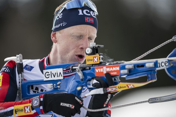 Johannes Thingnes Boe of Norway shoots his rifle during the mixed relay race at the IBU Biathlon World Championships, on Wednesday, February 12, 2025, in Lenzerheide, Switzerland. (KEYSTONE/Gian Ehren ...