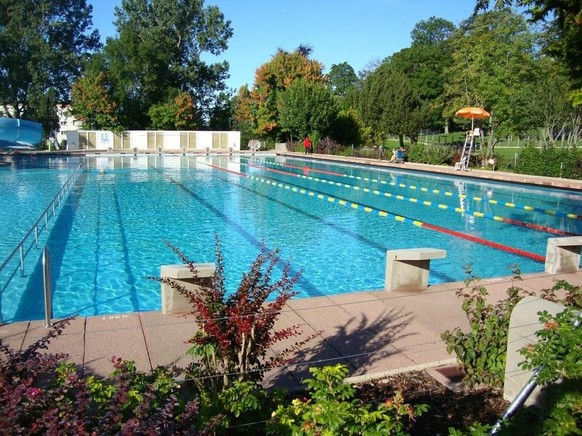 Piscine des Mélèzes