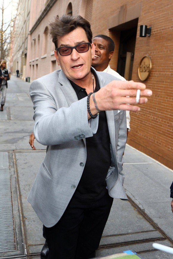 www.acepixs.com January 12 2017, New York City Actor Charlie Sheen made an appearance at The View on January 12 2017 in New York City By Line: Zelig Shaul/ACE Pictures ACE Pictures Inc Copyright: x201 ...