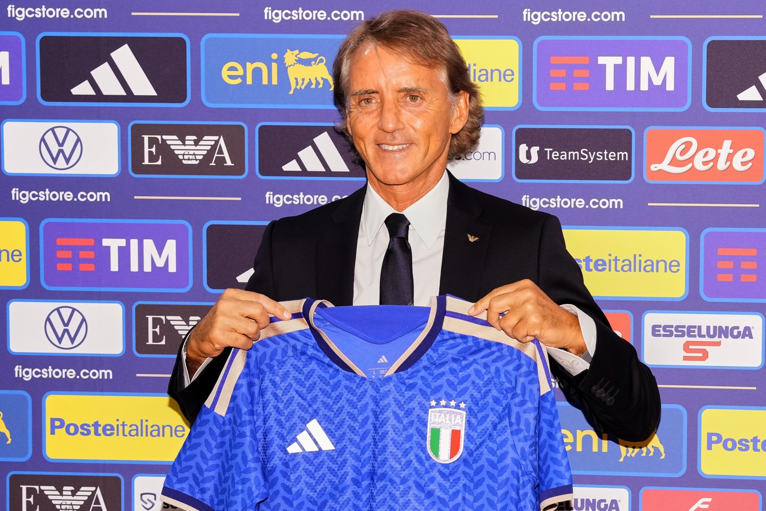 Italy's new national soccer team coach Roberto Mancini pose during a news conference, Wednesday July 29, 2026, in Rome. (Alfredo Falcone/LaPresse via AP)
Italy Mancini Soccer